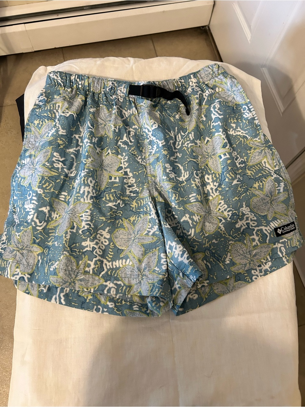 Vintage Columbia Floral Hiking Utility Shorts/Woman’s Size Large